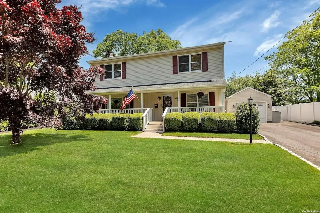 14 Willyn Road Blue Point NY 11715