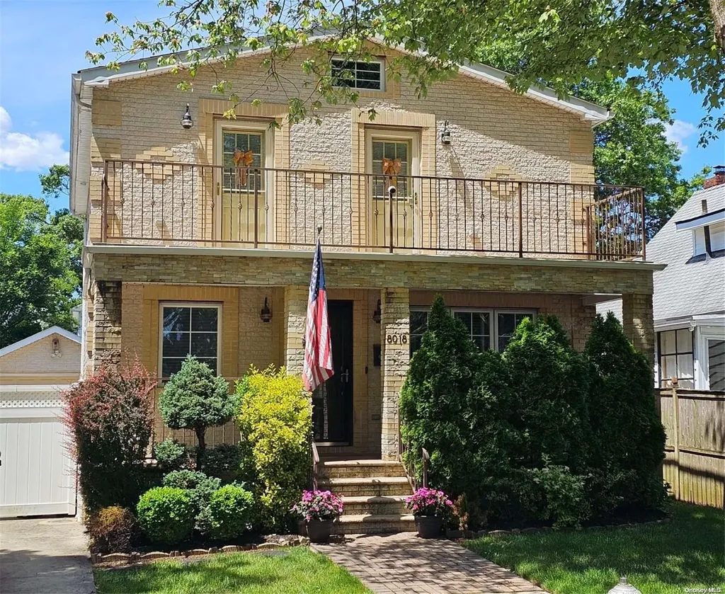 80-18 261st Street Glen Oaks NY 11004
