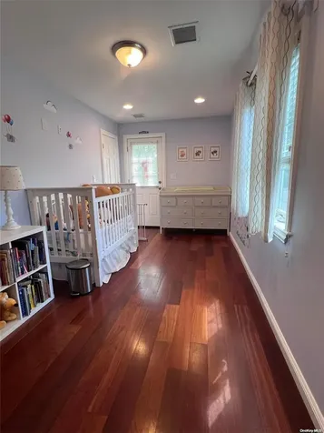 80-18 261st Street Glen Oaks NY 11004