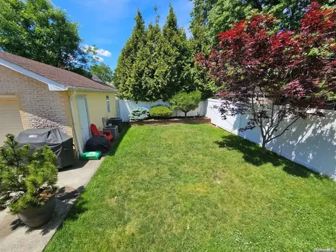 80-18 261st Street Glen Oaks NY 11004