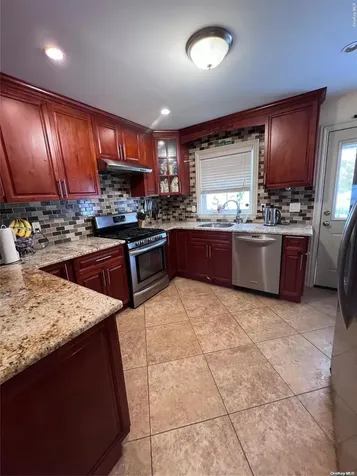 80-18 261st Street Glen Oaks NY 11004