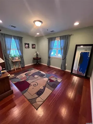 80-18 261st Street Glen Oaks NY 11004