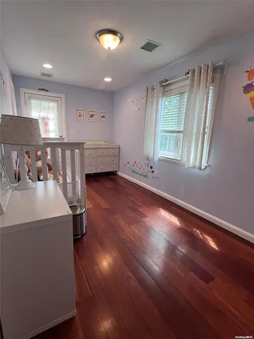 80-18 261st Street Glen Oaks NY 11004
