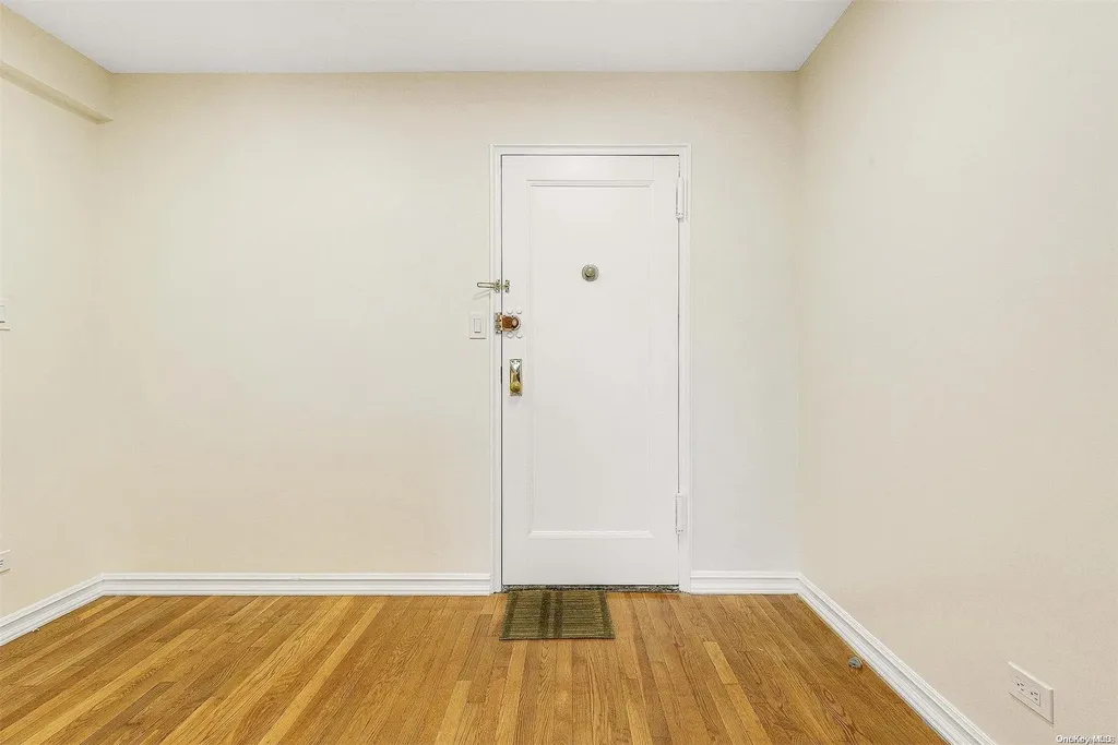 140-55 Burden Crescent Briarwood NY 11435