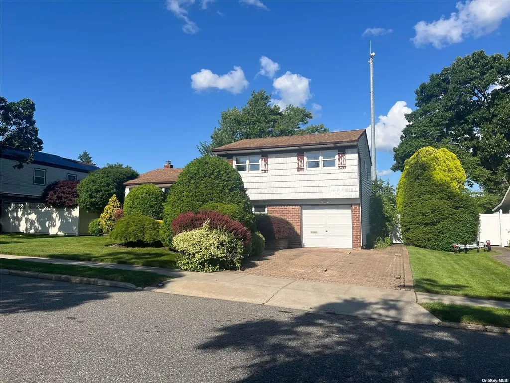 88 Pasadena Drive Plainview NY 11803