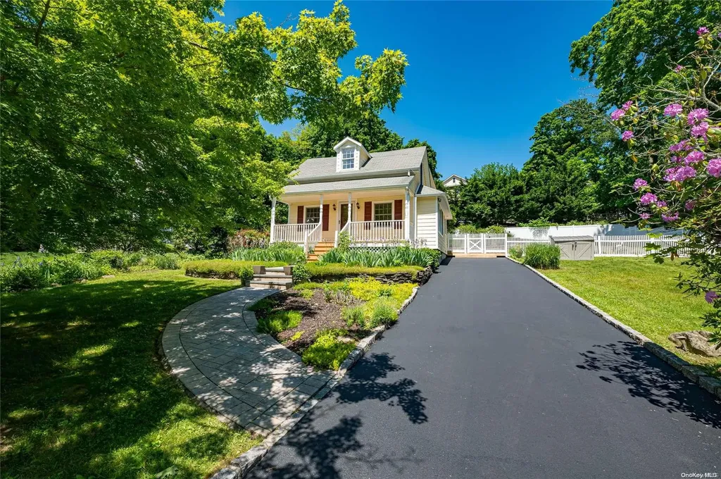22 Overton Pass Saint James NY 11780