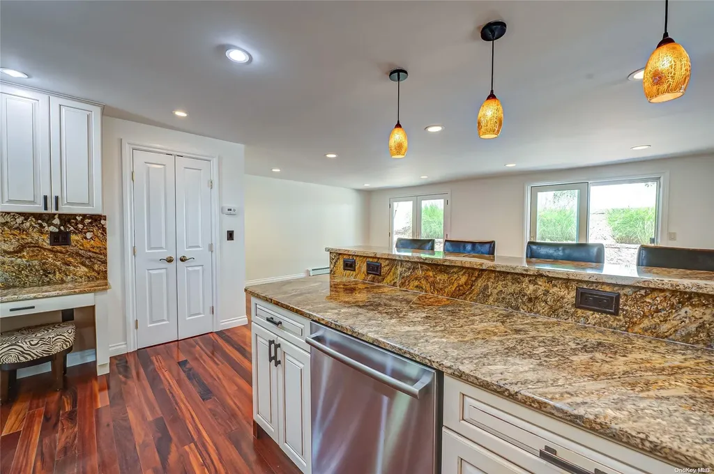 22 Overton Pass Saint James NY 11780