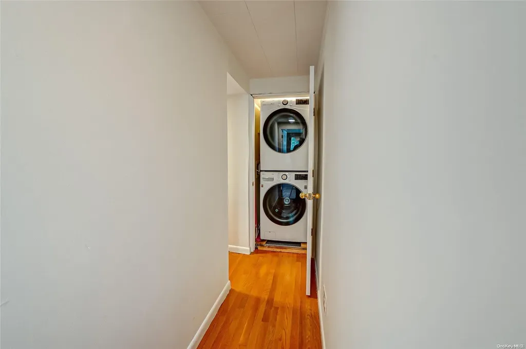 22 Overton Pass Saint James NY 11780