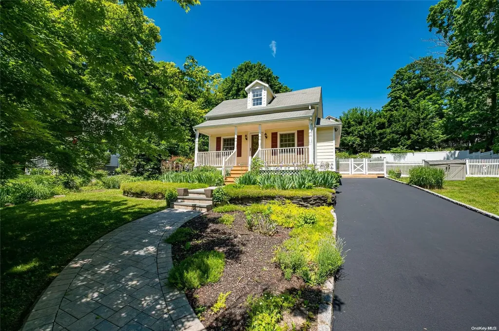 22 Overton Pass Saint James NY 11780