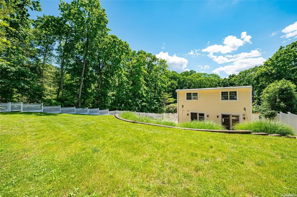 22 Overton Pass Saint James NY 11780