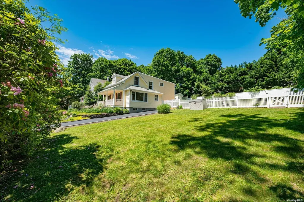 22 Overton Pass Saint James NY 11780