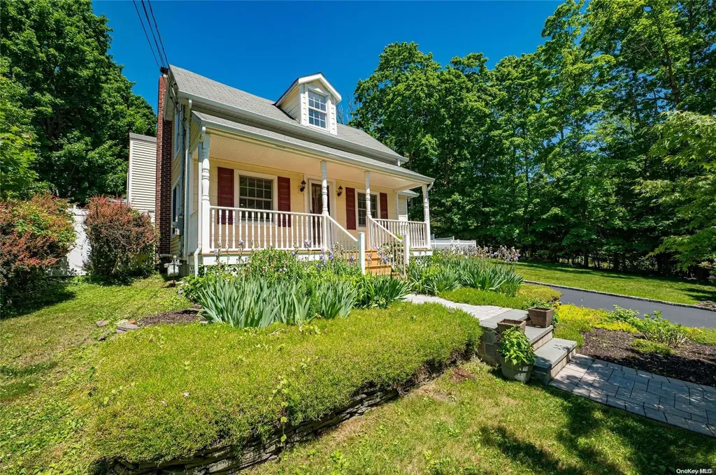 22 Overton Pass Saint James NY 11780
