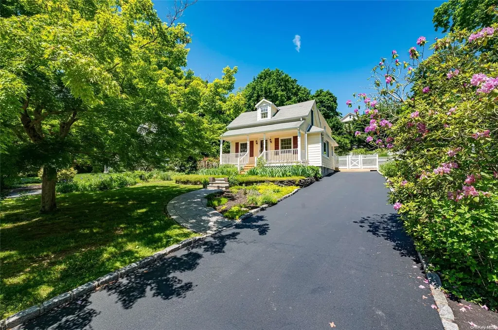 22 Overton Pass Saint James NY 11780