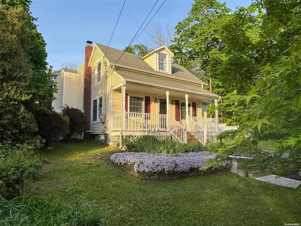 22 Overton Pass Saint James NY 11780