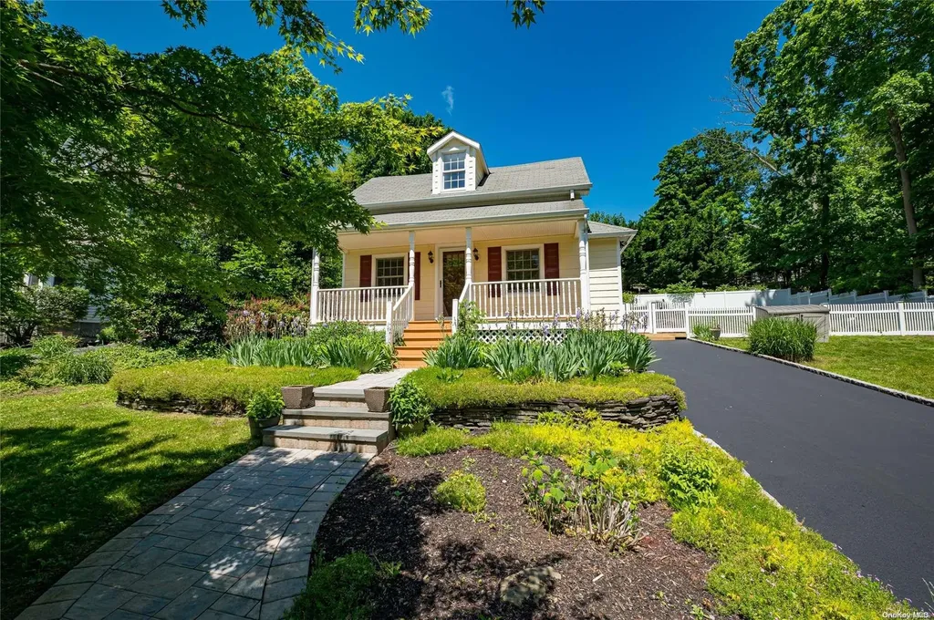22 Overton Pass Saint James NY 11780