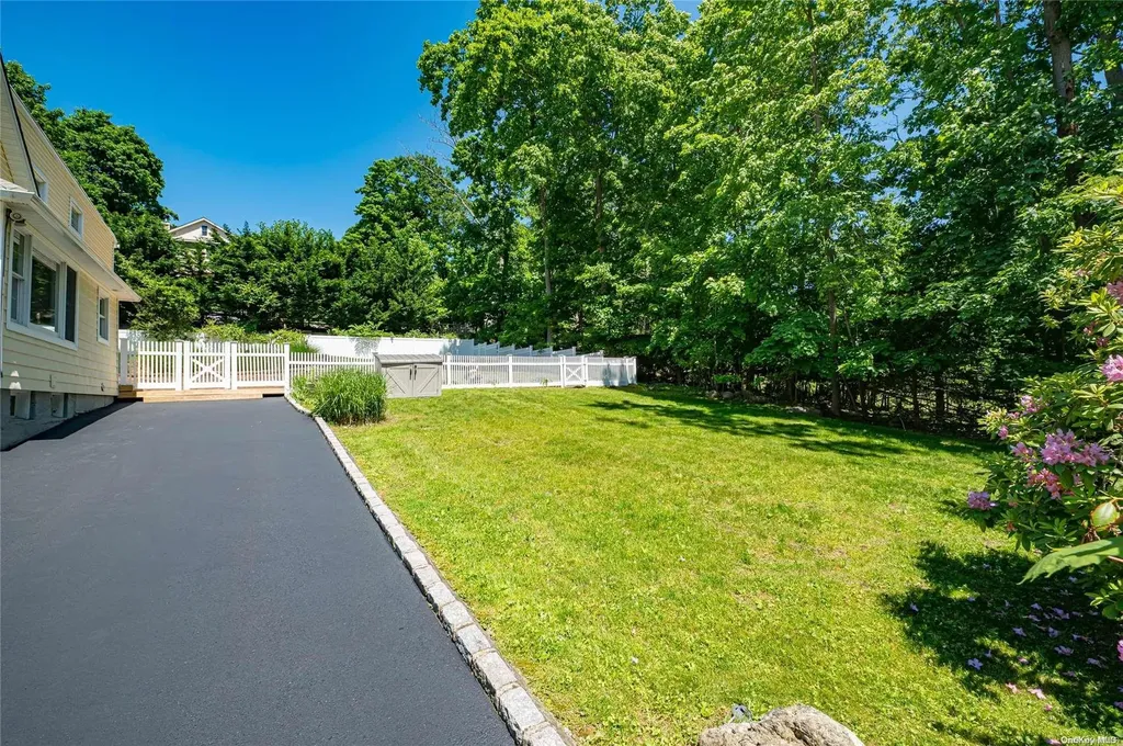 22 Overton Pass Saint James NY 11780