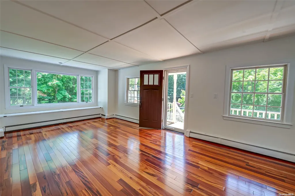 22 Overton Pass Saint James NY 11780