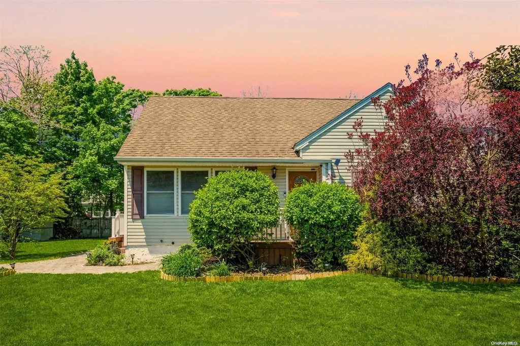 46 Clinton Avenue East Patchogue NY 11772