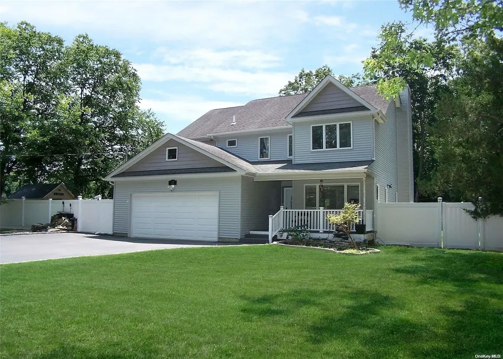 32 Bailey Road Middle Island NY 11953