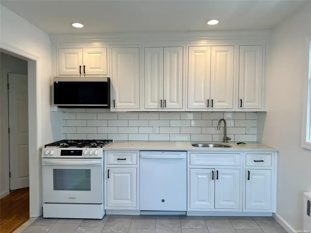 558 E Park Avenue Long Beach NY 11561