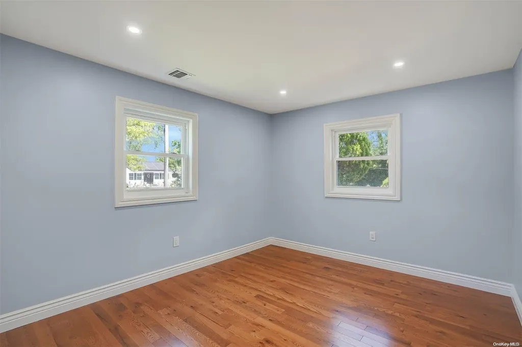 10 Poplar Street Central Islip NY 11722