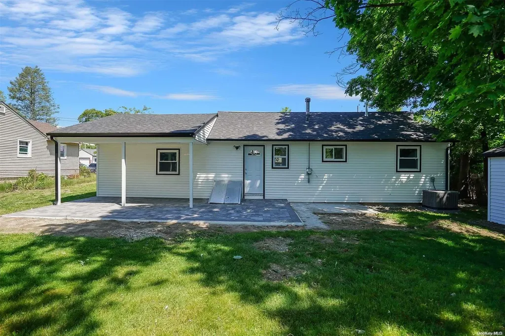 10 Poplar Street Central Islip NY 11722