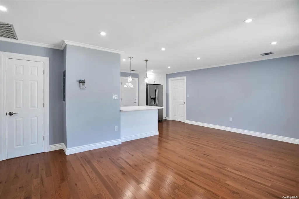 10 Poplar Street Central Islip NY 11722