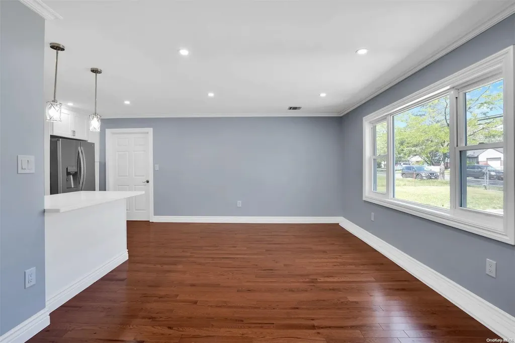 10 Poplar Street Central Islip NY 11722