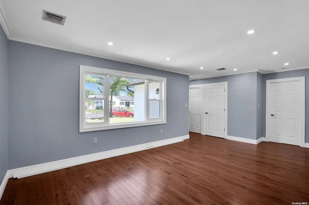 10 Poplar Street Central Islip NY 11722