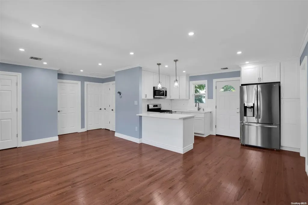 10 Poplar Street Central Islip NY 11722