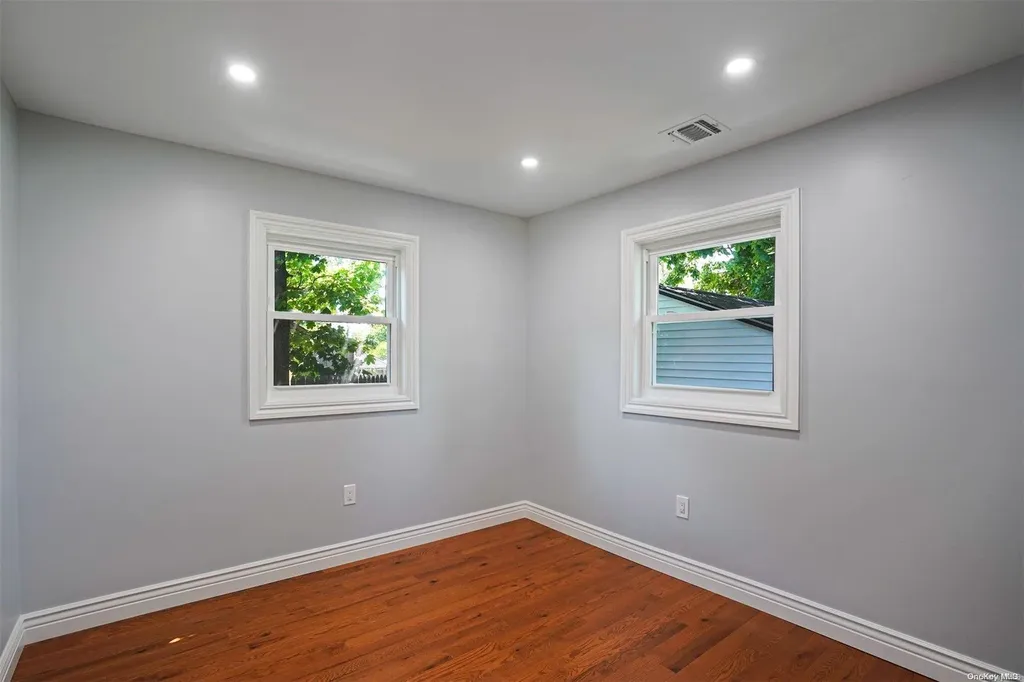 10 Poplar Street Central Islip NY 11722