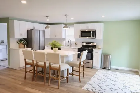 89 Lynbrook Drive Mastic Beach NY 11951