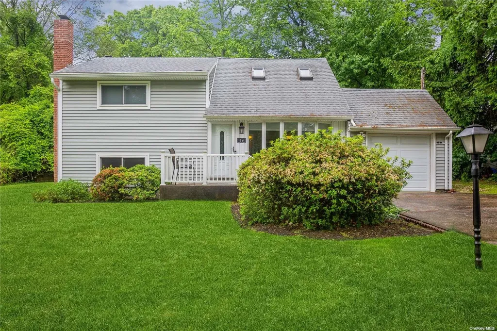 49 Hawthorne Road Kings Park NY 11754