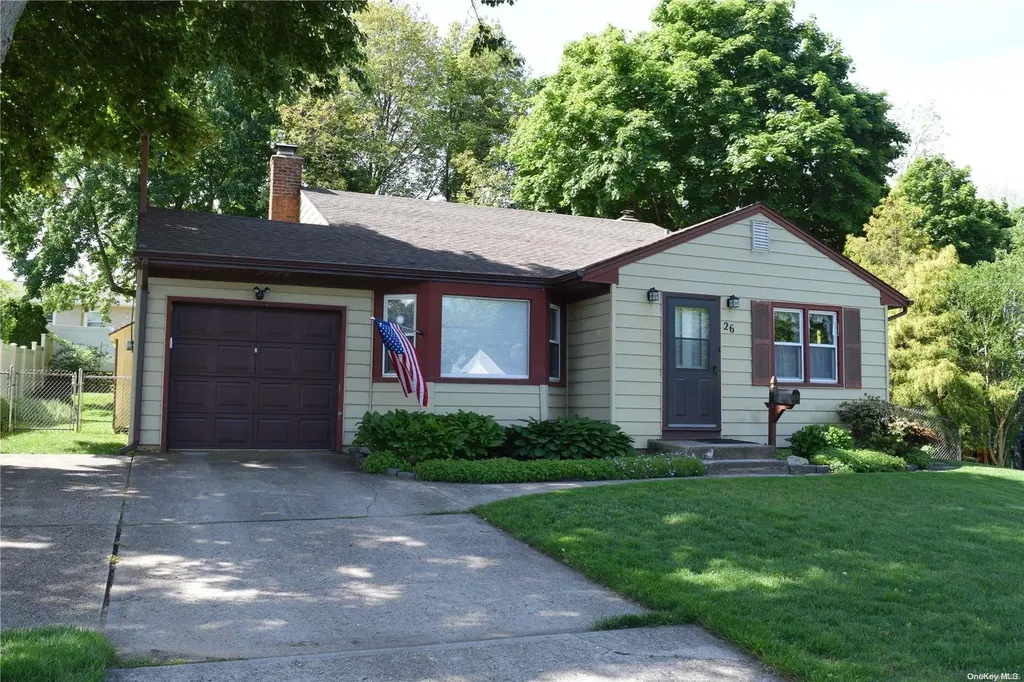 26 Hudson Drive Kings Park NY 11754