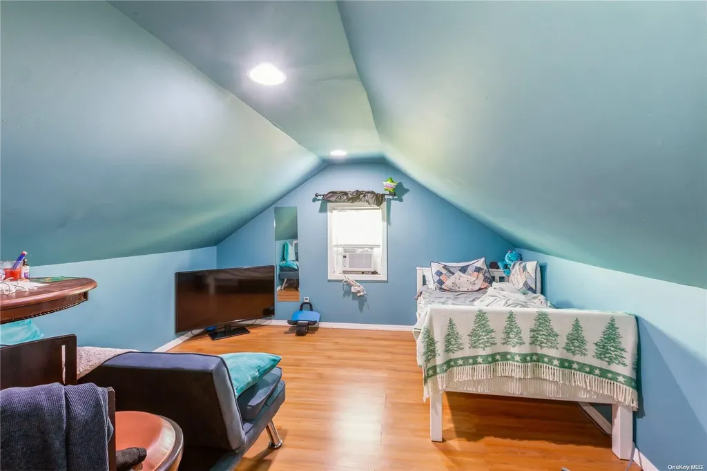 264 E Chester Street Long Beach NY 11561