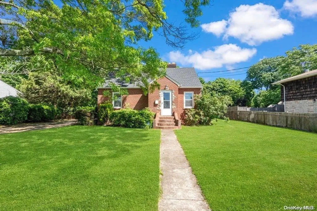 942 Tooker Avenue West Babylon NY 11704