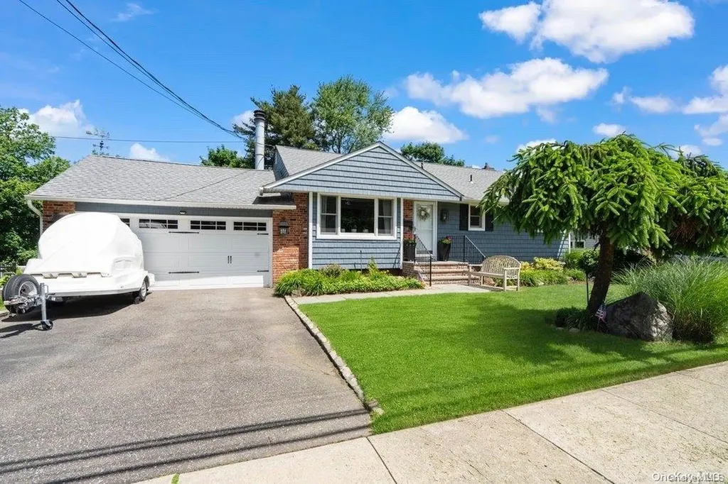 41 Miller Boulevard Syosset NY 11791