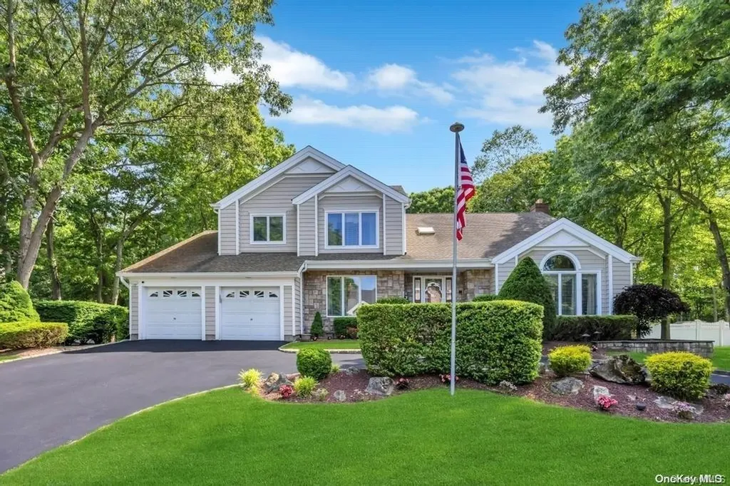 4 Cori Lane Bohemia NY 11716