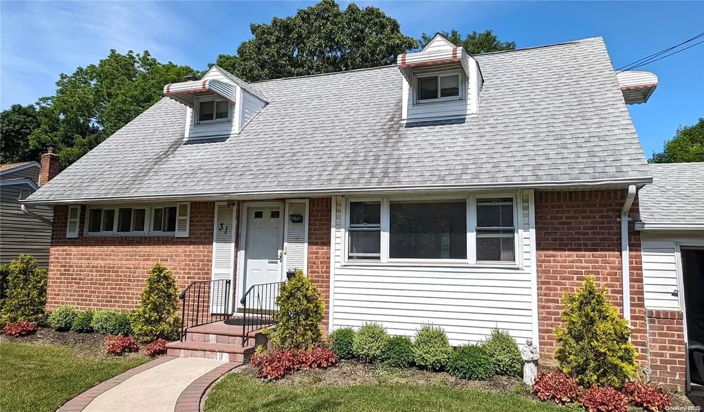31 Marvin Lane Commack NY 11725