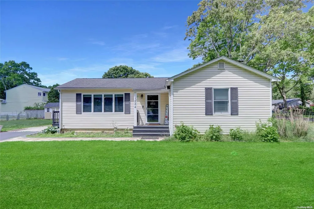 284 Monroe Drive Mastic Beach NY 11951