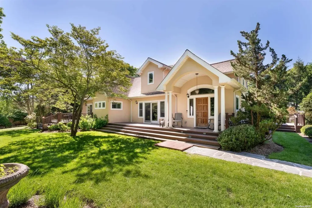 17 Russell Road Hampton Bays NY 11946