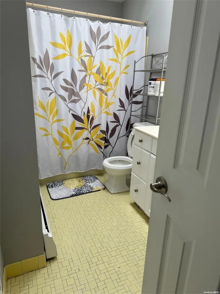 14 40th Street Islip NY 11751