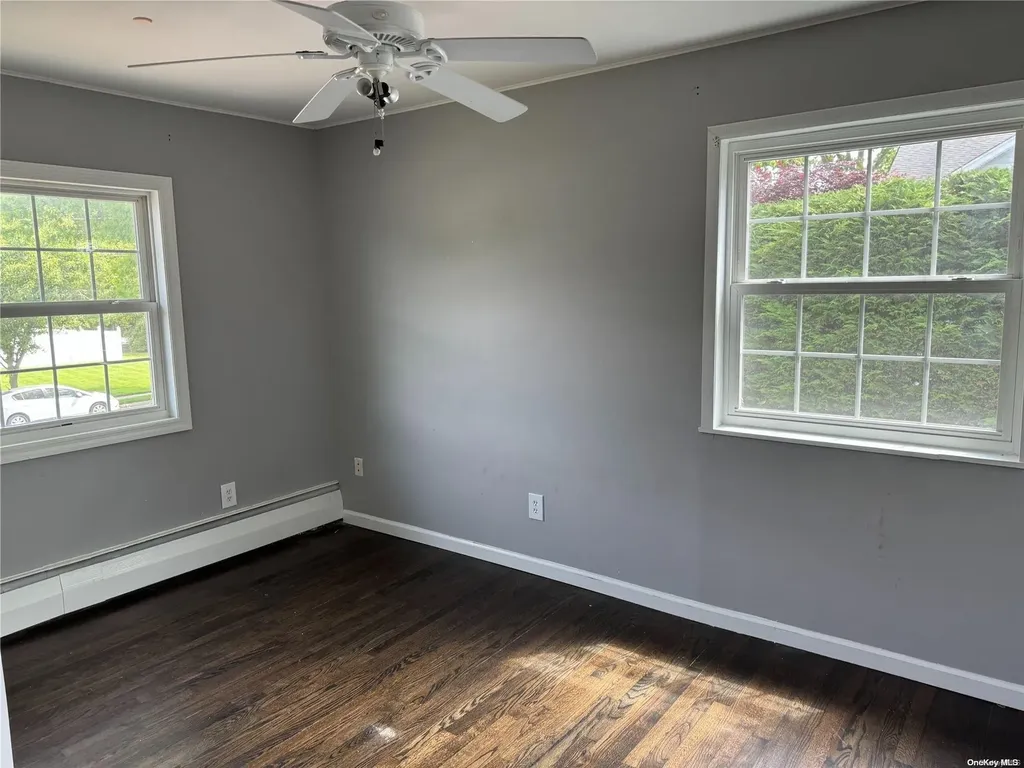 14 40th Street Islip NY 11751