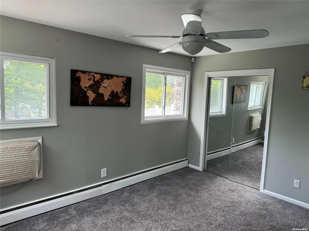 14 40th Street Islip NY 11751
