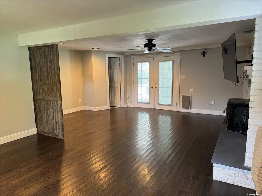 14 40th Street Islip NY 11751