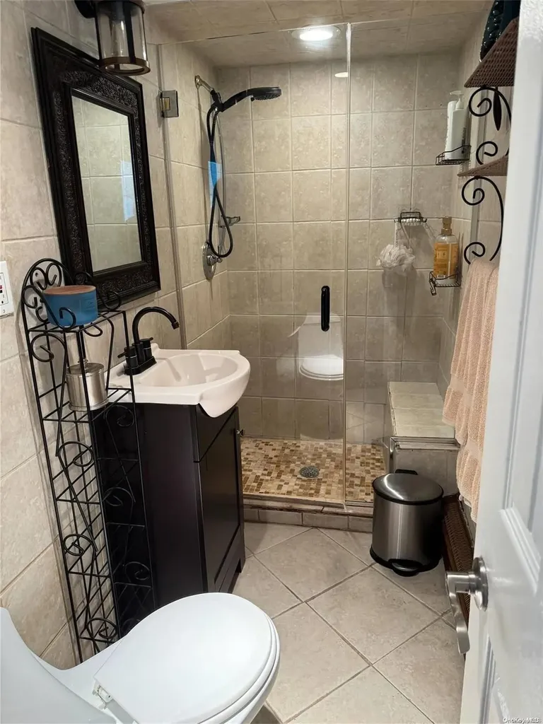14 40th Street Islip NY 11751