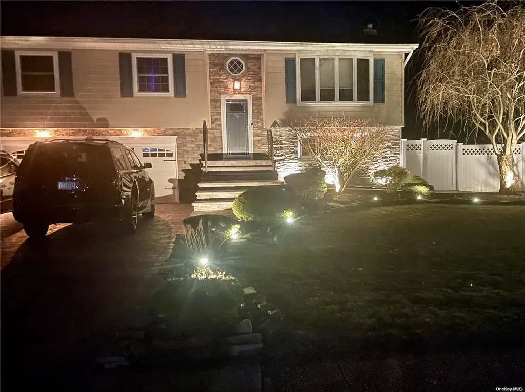 14 40th Street Islip NY 11751