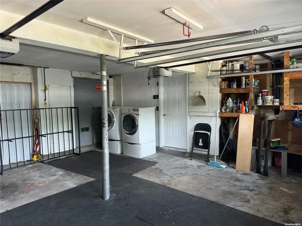 14 40th Street Islip NY 11751
