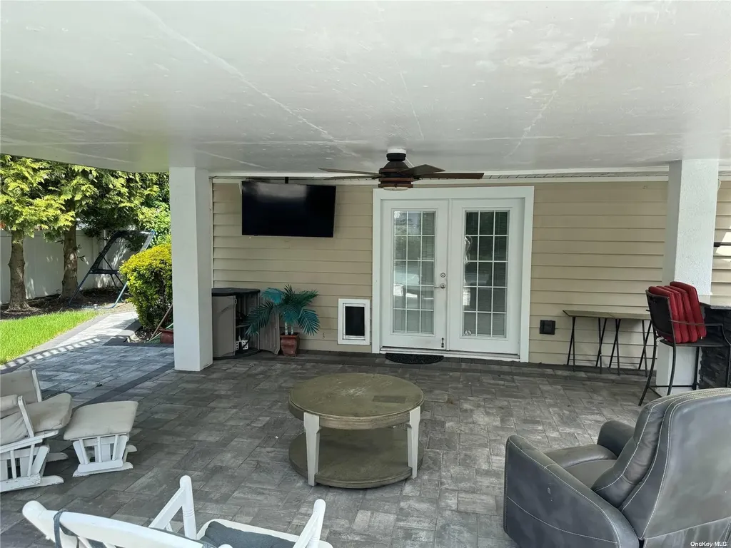 14 40th Street Islip NY 11751