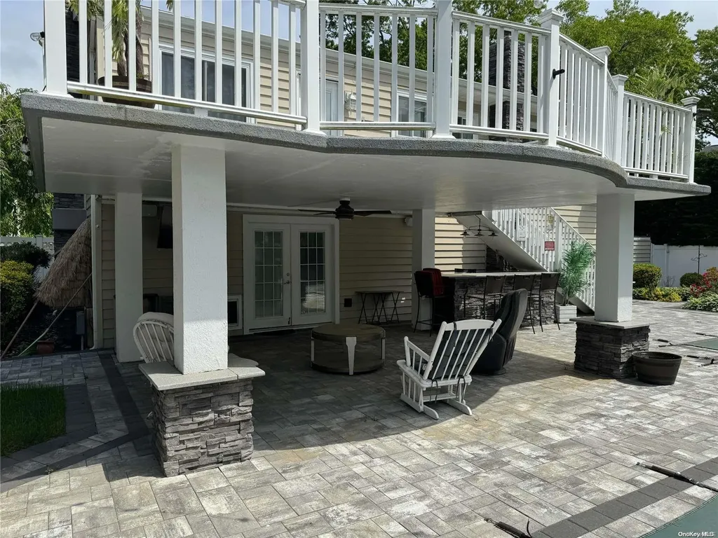 14 40th Street Islip NY 11751
